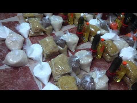 توزيع طرود خيرية لاسر فقيرة في الرمثا