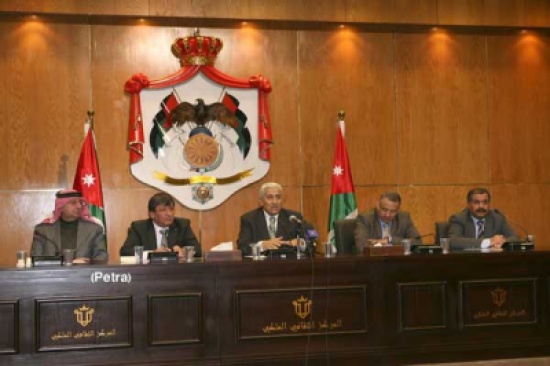 رئيس الوزراء : ابناء المخيمات في الاردن شريحة مهمة من شرائح مجتمعنا الاردني