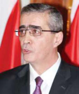 وزير النقل يستمع لمشكلات المواطنين المتعلقة بالنقل  