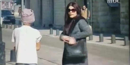 بالفيديو.. شاهد ماذا فعل اللبنانيون مع طفل مشرد يشعر بالبرد