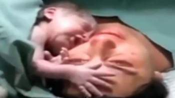 لم تعرف أنها حامل حتى ولدت طفلها