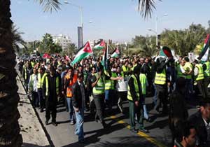 المرصد العمالي يحذر من عواقب عدم تنفيذ مطالب المعتصمين في مؤسسة الموانئ