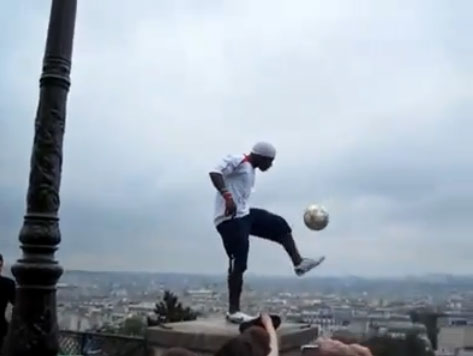 مهارة شحاد ام مهارة لاعب كرة قدم