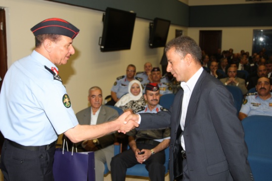 الطوالبة يلتقي عددا من كبار ضباط الأمن العام المتقاعدين