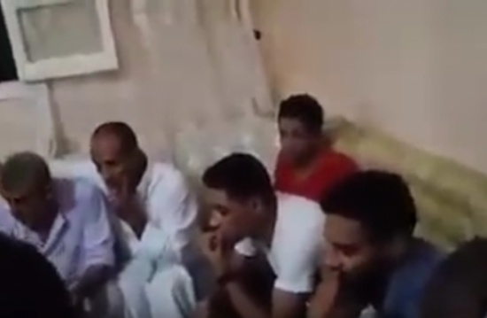 حكم عرفي بحق شباب حاولوا تشويه سمعة فتاة.. ما هو؟ (فيديو) حكم عرفي بحق شباب حاولوا تشويه سمعة فتاة.. ما هو؟ (فيديو)