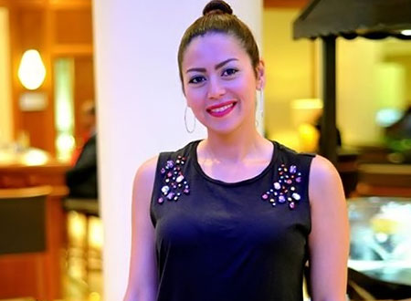 لقاء الخميسي تتهم خادمتها بالاستيلاء على مجوهرات بمليون جنيه