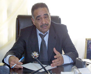 عمال " النساجون العرب " يلوحون باضراب والكفاوين يشكل لجنة توفيقية عمال " النساجون العرب " يلوحون باضراب والكفاوين يشكل لجنة توفيقية