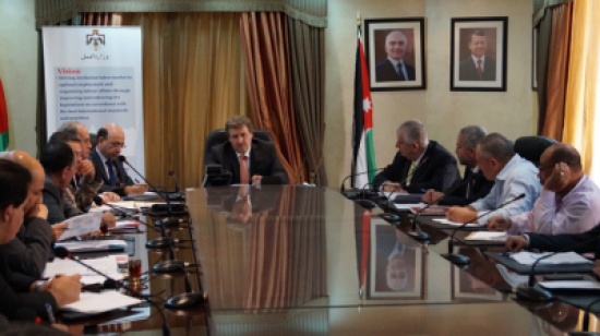 العمل تعقد اجتماعا تشاوريا لإطلاق عدد من مبادرات التشغيل في مناطق الأغوار العمل تعقد اجتماعا تشاوريا لإطلاق عدد من مبادرات التشغيل في مناطق الأغوار