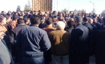 احتجاجات و اعتصامات عشائر امام شركة مناجم الفوسفات في الابيض