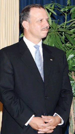 الامير فيصل يستقبل قائد سلاح الجو الاماراتي والملحق الدفاعي الاميركي