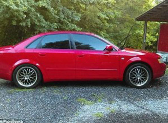 فيديو..أبٌ غاضب يحطِّم سيارة Audi لمعاقبة ابنته