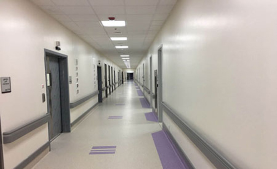 اصابة بالغة بتدهور "مدحلة" في البلقاء