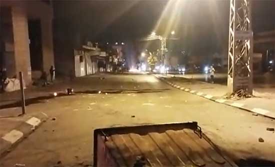 فلسطينيون يشتبكون بالسلاح مع جيش الإحتلال خلال اقتحام قبر يوسف بنابلس .. بالفيديو فلسطينيون يشتبكون بالسلاح مع جيش الإحتلال خلال اقتحام قبر يوسف بنابلس .. بالفيديو