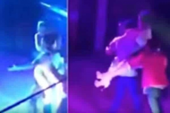 بالفيديو: زوجة تعاقب زوجها لرقصه مع غيرها.. شاهد ماذا فعلت؟