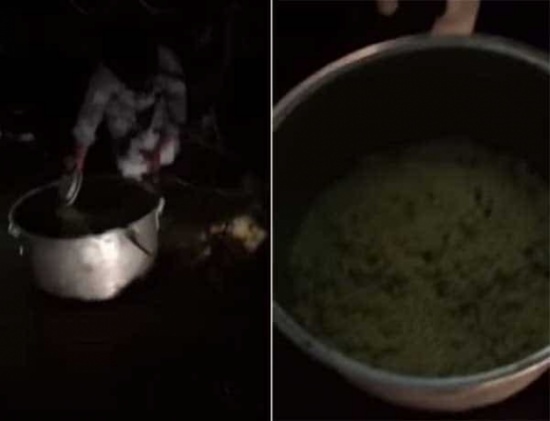 بالفيديو:  يوثق قيام عمالة برمي طعام الولائم