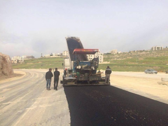 الامانة تنهي أعمال فتوحات وفرشيات لطرق رئيسية وتباشر بالتعبيد الامانة تنهي أعمال فتوحات وفرشيات لطرق رئيسية وتباشر بالتعبيد