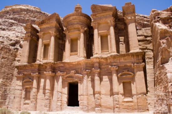 توافد سعودي كبير إلى الأردن في "إجازة الربيع" توافد سعودي كبير إلى الأردن في "إجازة الربيع"