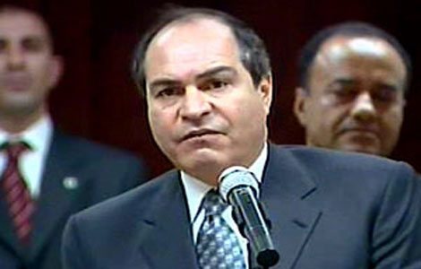 موظفو الصناعة والتجارة لوزيرهم : إنزل على الميدان يا حميدان ؟