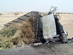 وفاة عامل وافد إثر إنفلات إطار شاحنة