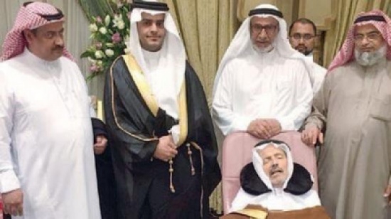 قصة العريس الذي صور والده الغائب عن الوعي قصة العريس الذي صور والده الغائب عن الوعي