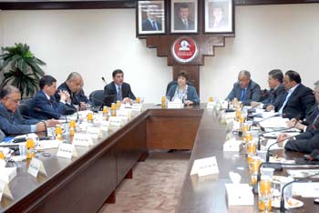 الجامعةالهاشمية تعقد "طاولة مستديرة " حول شؤون الاستثمار الجامعةالهاشمية تعقد "طاولة مستديرة " حول شؤون الاستثمار