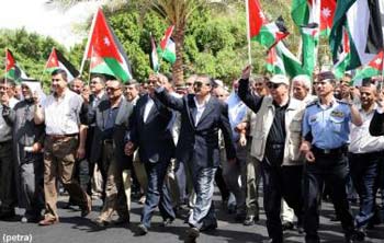 الفعاليات الشعبية والرسمية في المحافظات تواصل احتفالاتها بالاعياد الوطنية