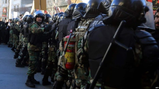 انتشار الخمور و الدعارة الجماعية في إيران.. واعتقال 250 شباب وفتاة في ليلة واحدة! انتشار الخمور و الدعارة الجماعية في إيران.. واعتقال 250 شباب وفتاة في ليلة واحدة!
