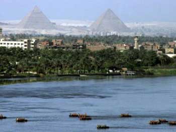 مصر تستبعد اللجوء للتحكيم الدولي في مياه النيل.. ووفد حكومي يزور أثيوبيا قريباً مصر تستبعد اللجوء للتحكيم الدولي في مياه النيل.. ووفد حكومي يزور أثيوبيا قريباً