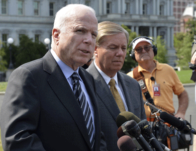 السناتور مكين: رفض الكونغرس استخدام القوة في سوريا كارثة