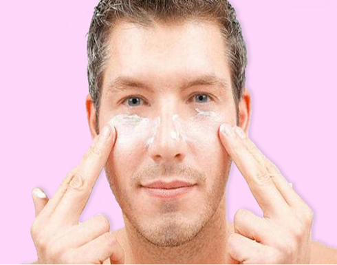 الأردن : شباب يزاحمون الفتيات على مواد التجميل الأردن : شباب يزاحمون الفتيات على مواد التجميل