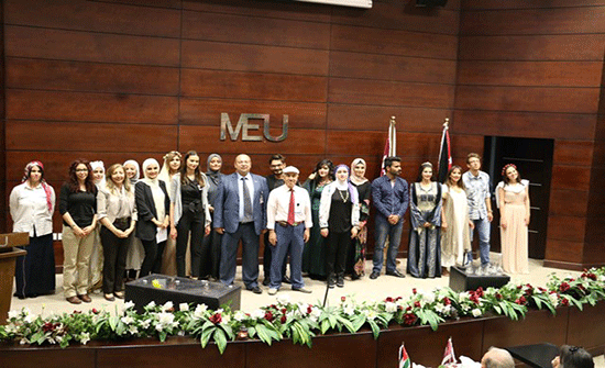 آداب "الشرق الأوسط" تنظم يوما علميا لطلبتها