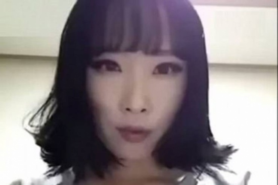 فيديو وصور| هذه الفتاة كورية مسحت مكياجها... فكانت المفاجأة!