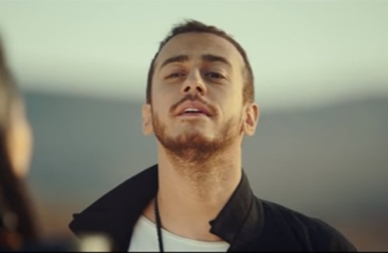 لماذا اعتذر سعد المجرد للجزائريين عن أغنيته "غلطانة"؟ لماذا اعتذر سعد المجرد للجزائريين عن أغنيته "غلطانة"؟