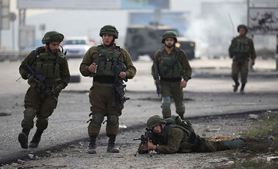 الاحتلال يعتقل 19 فلسطينيا بينهم اربعة صحفيين الاحتلال يعتقل 19 فلسطينيا بينهم اربعة صحفيين