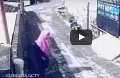 شاهد.. فتاة تخدع لصا حاول سرقتها بطريقة ماكرة