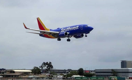 "قلب بشري" يجبر طائرة أميركية على العودة