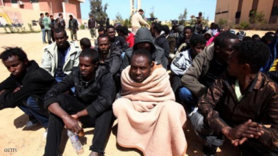 احتجاز أكثر من 400 مهاجر إفريقي قبالة ليبيا