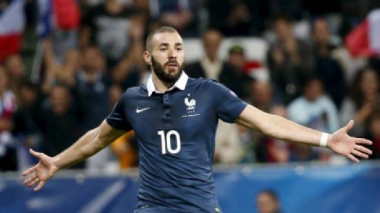 بنزيمة: لا أشعر بالخوف وهدفي هو لعب اليورو مع فرنسا بنزيمة: لا أشعر بالخوف وهدفي هو لعب اليورو مع فرنسا