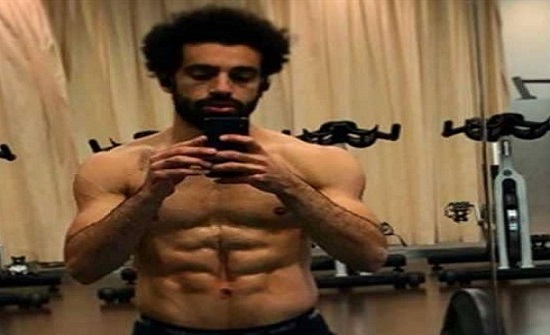 محمد صلاح ينضم إلى نادي "استعراض العضلات"