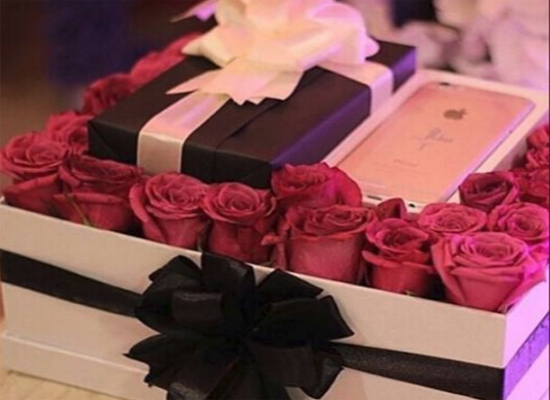 سعادة النائب بدي موبايل لو سمحت !!