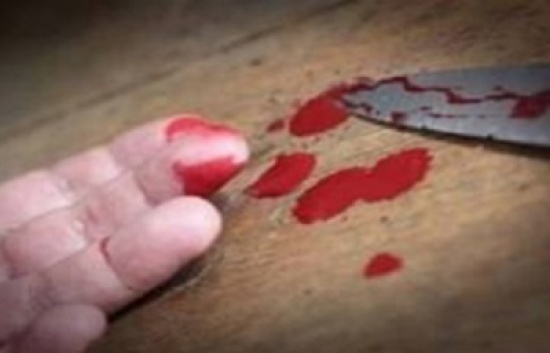 مصري ثقب أذن زوجته الفيليبينية بعدما مزّقت صورته مع "ضرّتها" !