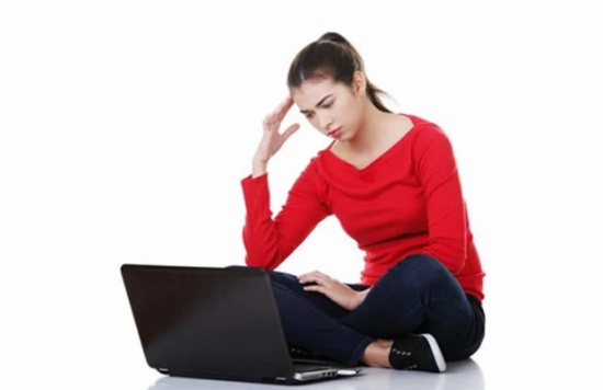 كيف يؤثّر الفيسبوك على العازبات؟