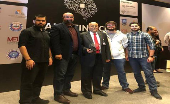 تتويج " الشرق الأوسط " بجائزة أعمال AHLI FINTECH تتويج " الشرق الأوسط " بجائزة أعمال AHLI FINTECH