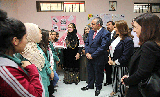 أمين عمان يتفقد سير عملية إنتخابات مجلس بلدي أطفال عمان الخامس