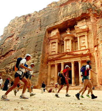 الحركة السياحية في مدينة البترا تعود الى طبيعتها الحركة السياحية في مدينة البترا تعود الى طبيعتها