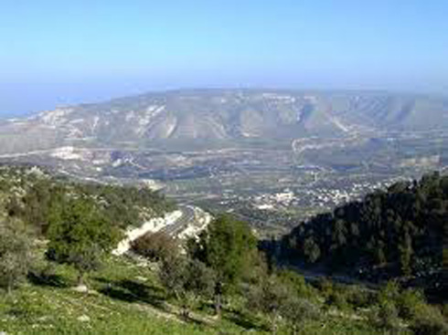 وزير المياه والبيئة اليمني يزور محمية عجلون