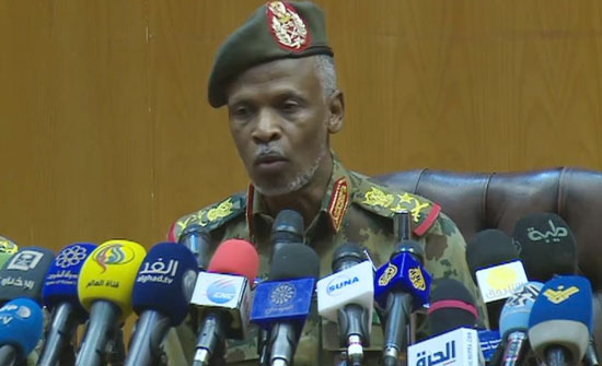 السودان : "نحن أبناء سوار الذهب" .. مؤتمر صحفي عن مصير البشير والفساد السودان : "نحن أبناء سوار الذهب" .. مؤتمر صحفي عن مصير البشير والفساد