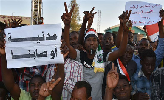 المعارضة السودانية تدعو للاحتشاد بساحة الاعتصام لمنع فضه المعارضة السودانية تدعو للاحتشاد بساحة الاعتصام لمنع فضه