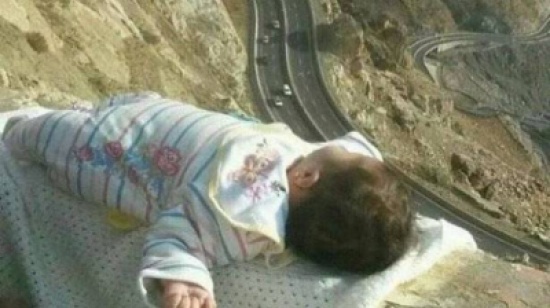 شاهد لماذا تُرك هذا الرضيع على حافة جبل شاهق؟ شاهد لماذا تُرك هذا الرضيع على حافة جبل شاهق؟