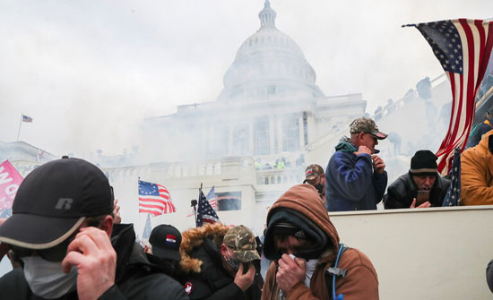 الولايات المتحدة.. تحديد هوية شخصين استخدما مواد كيميائية في اقتحام الكابيتول